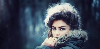 Zwracając na siebie uwagę