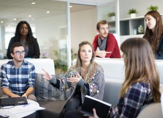 Jak można pracować nie wychodząc z domu?