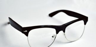 okulary przez internet