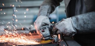 Jak ciąć prosto szlifierka kątowa?