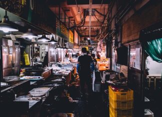 Czym myć lodówkę żeby nie śmierdziała?