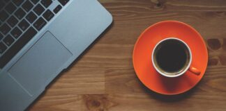 Jak zabezpieczyć stół z surowego drewna?