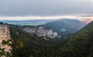 Ile kratek Oświetla pochodnia?